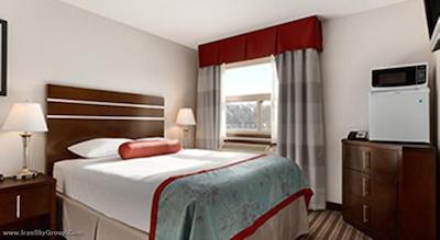 سوپر 8 ساسکاتون وست