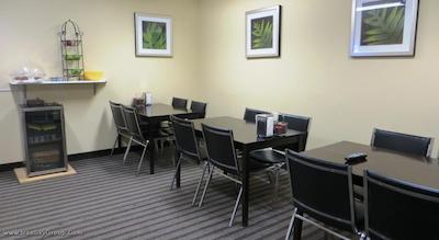 سوپر 8 ساسکاتون وست