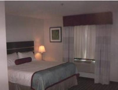 سوپر 8 ساسکاتون وست