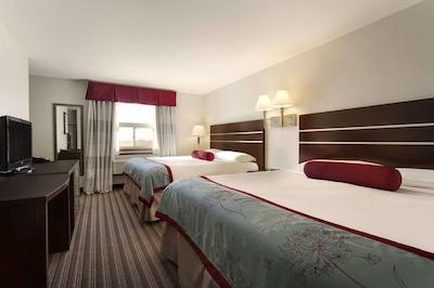 سوپر 8 ساسکاتون وست