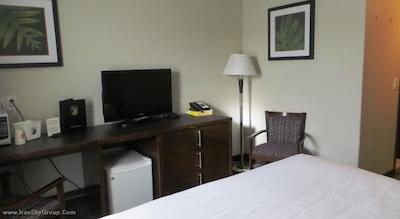 سوپر 8 ساسکاتون وست