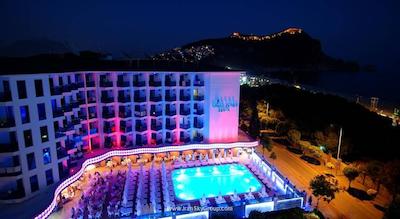 گرند زمان بیچ هتل