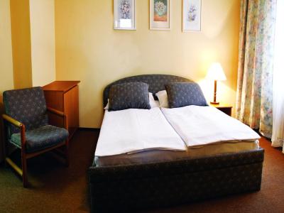 عااد هتل جاسمین