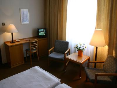 عااد هتل جاسمین