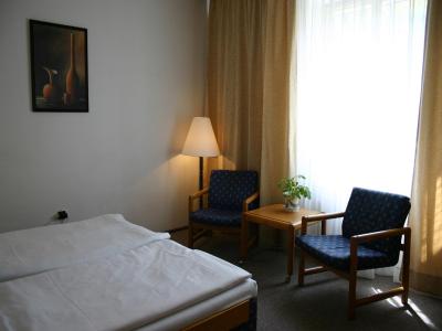 عااد هتل جاسمین