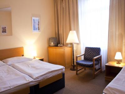 عااد هتل جاسمین