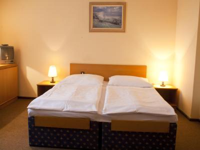 عااد هتل جاسمین