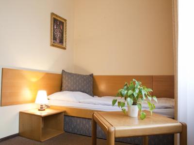 عااد هتل جاسمین