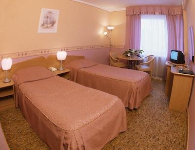 هتل ایزمایلوو آلفا