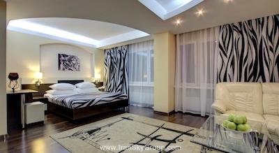 هتل ایزمایلوو آلفا