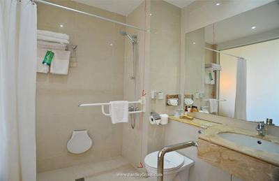 گلدن بی بیچ