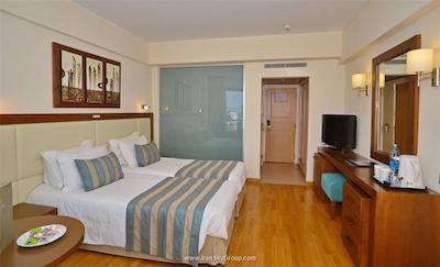 گلدن بی بیچ