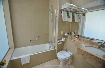 گلدن بی بیچ