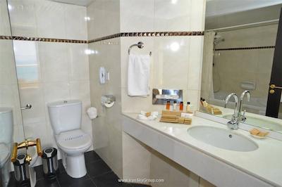 گلدن بی بیچ