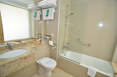 گلدن بی بیچ