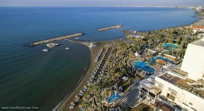 گلدن بی بیچ