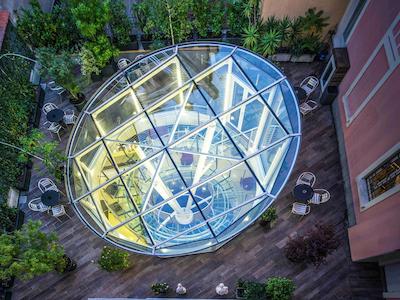 ایبیس ستیلس میلانو سنترو