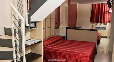 ایبیس ستیلس میلانو سنترو