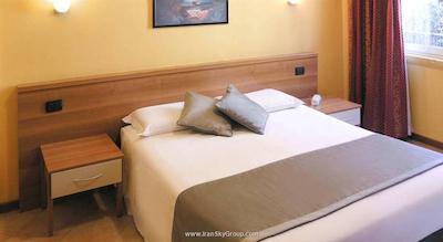 ایبیس ستیلس میلانو سنترو