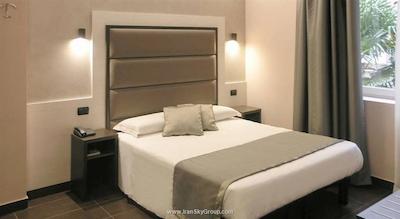 ایبیس ستیلس میلانو سنترو