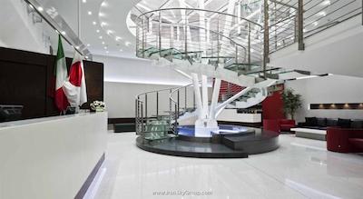 ایبیس ستیلس میلانو سنترو