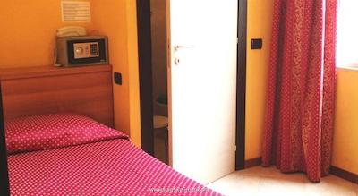 ایبیس ستیلس میلانو سنترو