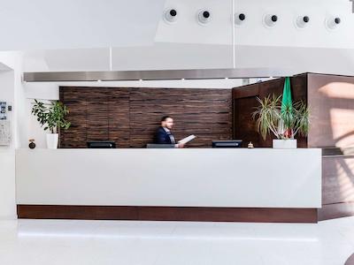 ایبیس ستیلس میلانو سنترو