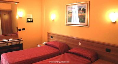 ایبیس ستیلس میلانو سنترو