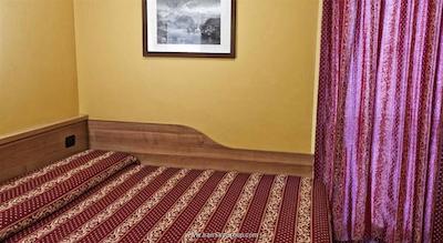 ایبیس ستیلس میلانو سنترو