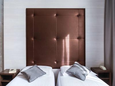 ایبیس ستیلس میلانو سنترو