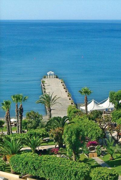 لیاس بیچ هتل اند کانتری کلاب