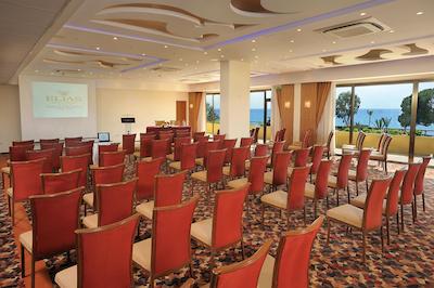 لیاس بیچ هتل اند کانتری کلاب