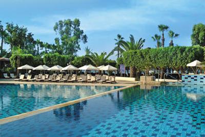 لیاس بیچ هتل اند کانتری کلاب