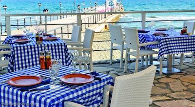 لیاس بیچ هتل اند کانتری کلاب