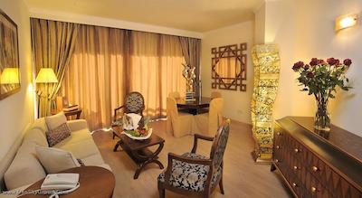 لیاس بیچ هتل اند کانتری کلاب