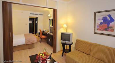 لیاس بیچ هتل اند کانتری کلاب