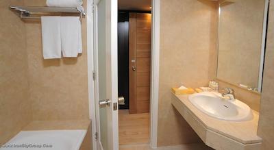 لیاس بیچ هتل اند کانتری کلاب