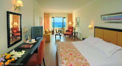 لیاس بیچ هتل اند کانتری کلاب