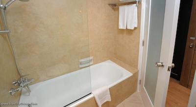 لیاس بیچ هتل اند کانتری کلاب