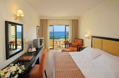 لیاس بیچ هتل اند کانتری کلاب