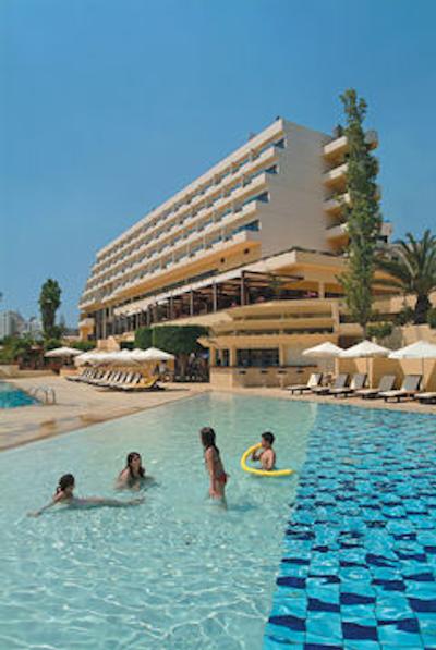 لیاس بیچ هتل اند کانتری کلاب