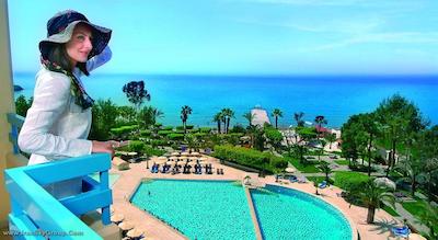 لیاس بیچ هتل اند کانتری کلاب