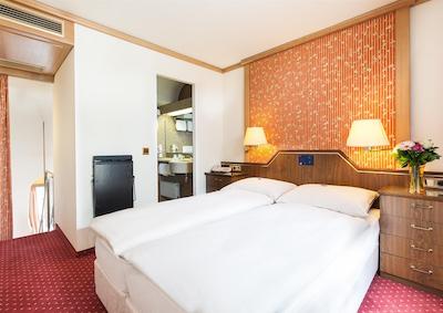 دراگ لیوینقتل کایسر فرانز ژوزف وین