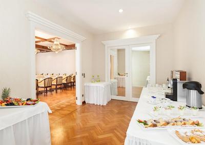 دراگ لیوینقتل کایسر فرانز ژوزف وین