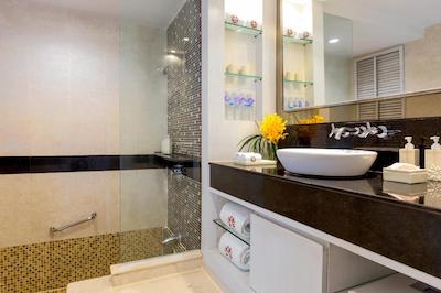 انگسانا لاگونا پوکت