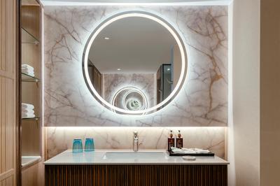 هالیدی این ریزورت پوکت