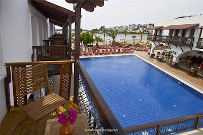 کاستا بیتژن هتل