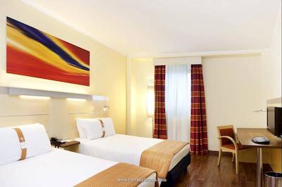 هالیدی این اکسپرس میلان مالپنسا ایرپورت