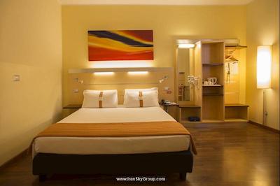 هالیدی این اکسپرس میلان مالپنسا ایرپورت