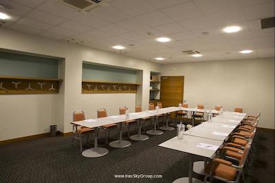 هالیدی این اکسپرس میلان مالپنسا ایرپورت